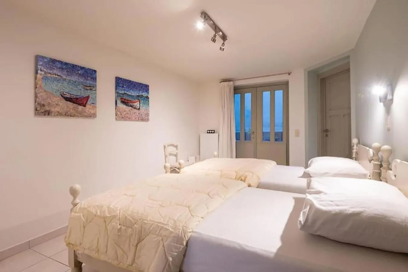 Spacious 7-Bed House In Oostende City Holiday home Ostend