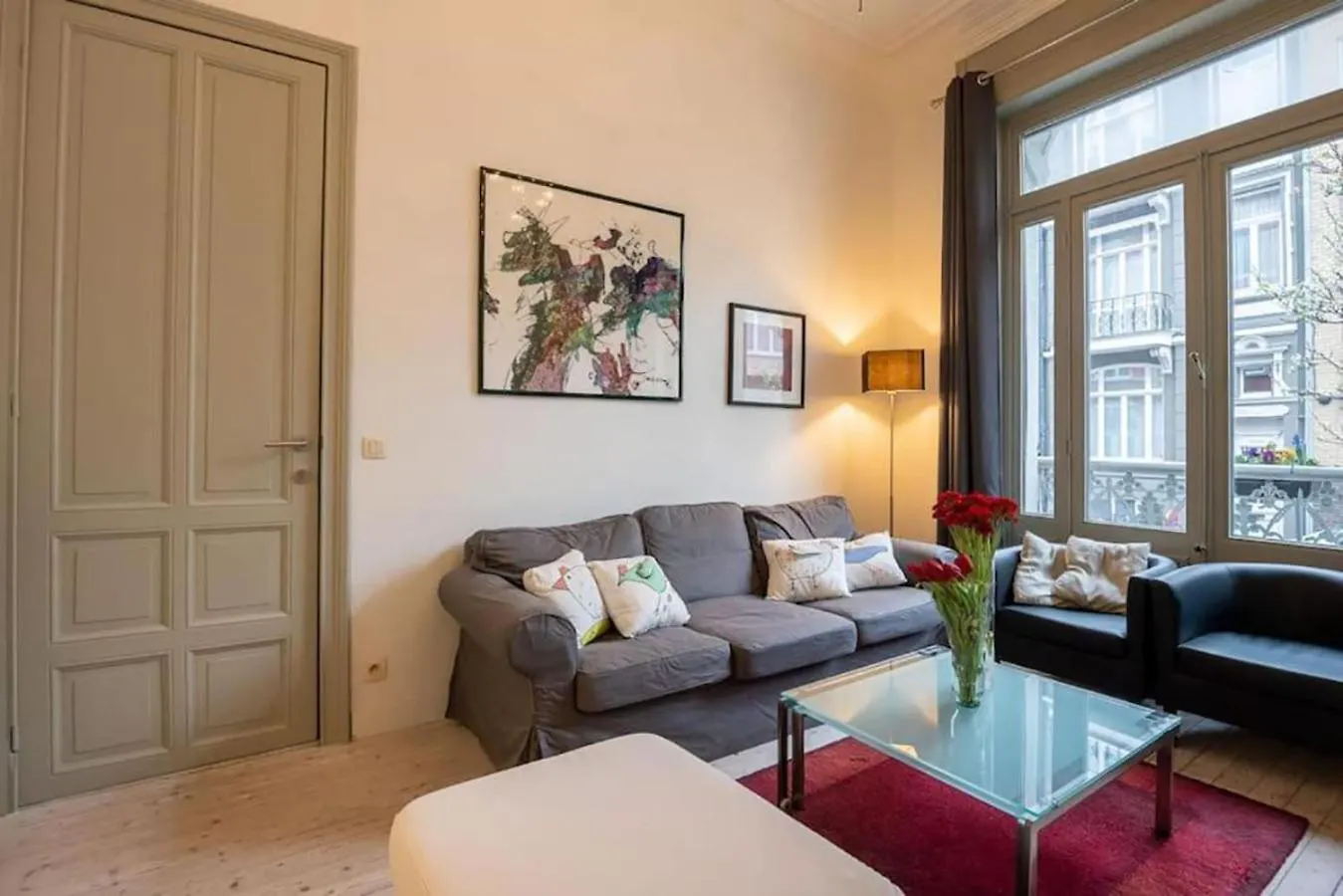Spacious 7-Bed House In Oostende City