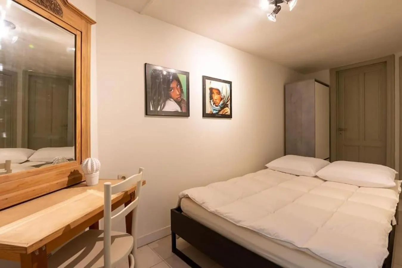 Tatil Evi Spacious 7-Bed House In Oostende City Belçika